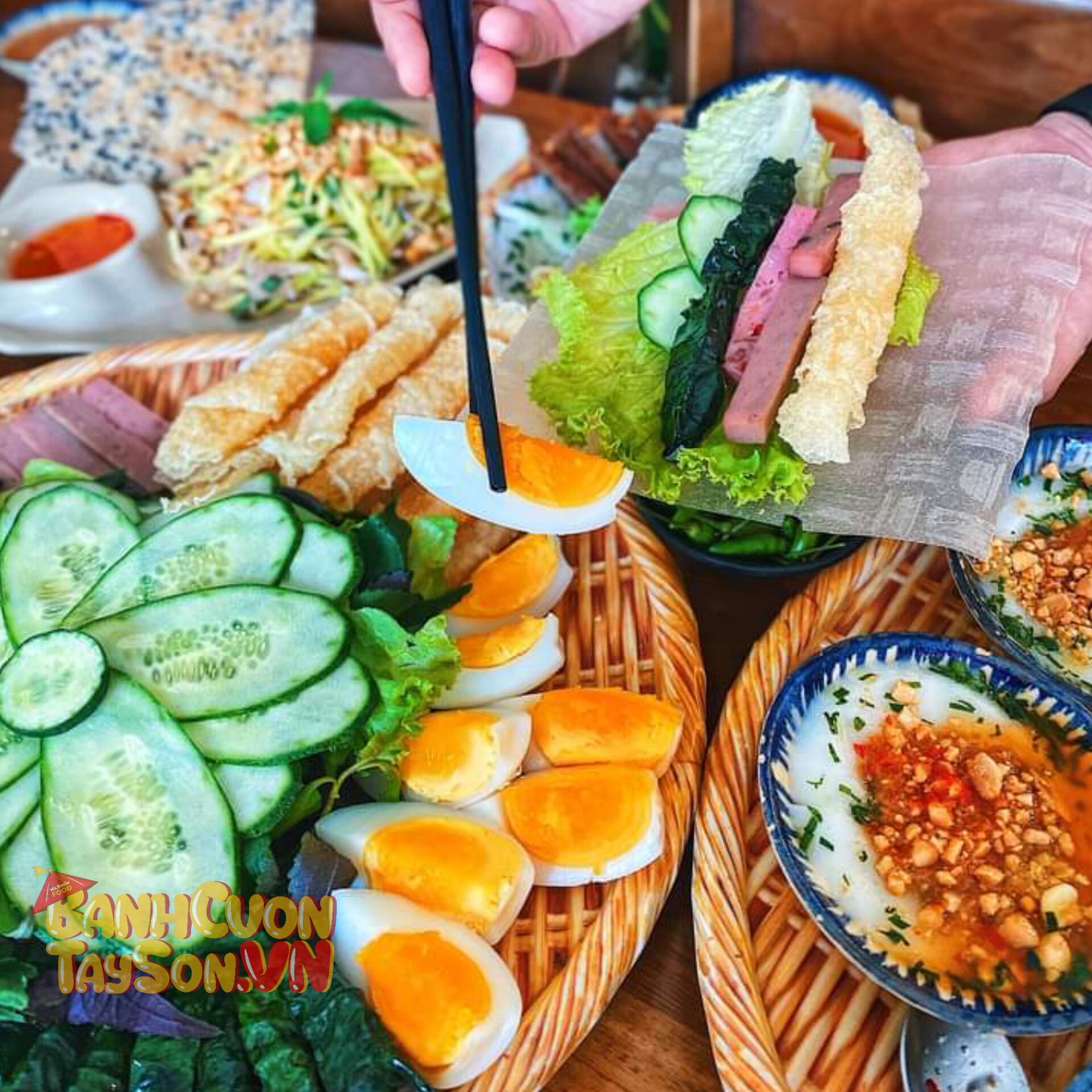 MẸT BÁNH CUỐN TỰ CUỐN – VỪA ĂN, VỪA VUI, VỪA GẮN KẾT