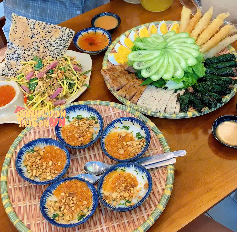 TRỌN VỊ ĐẶC SẢN BÌNH ĐỊNH TRONG MỘT BỮA ĂN ĐẦY ĐẶN TẠI BÁNH CUỐN TÂY SƠN MSSMILE FOOD