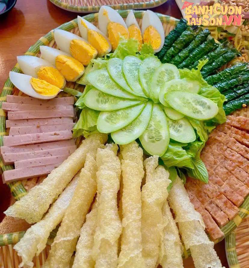 MẸT BÁNH CUỐN TÂY SƠN TỰ CUỐN – VỪA ĂN NGON, VỪA GẮN KẾT