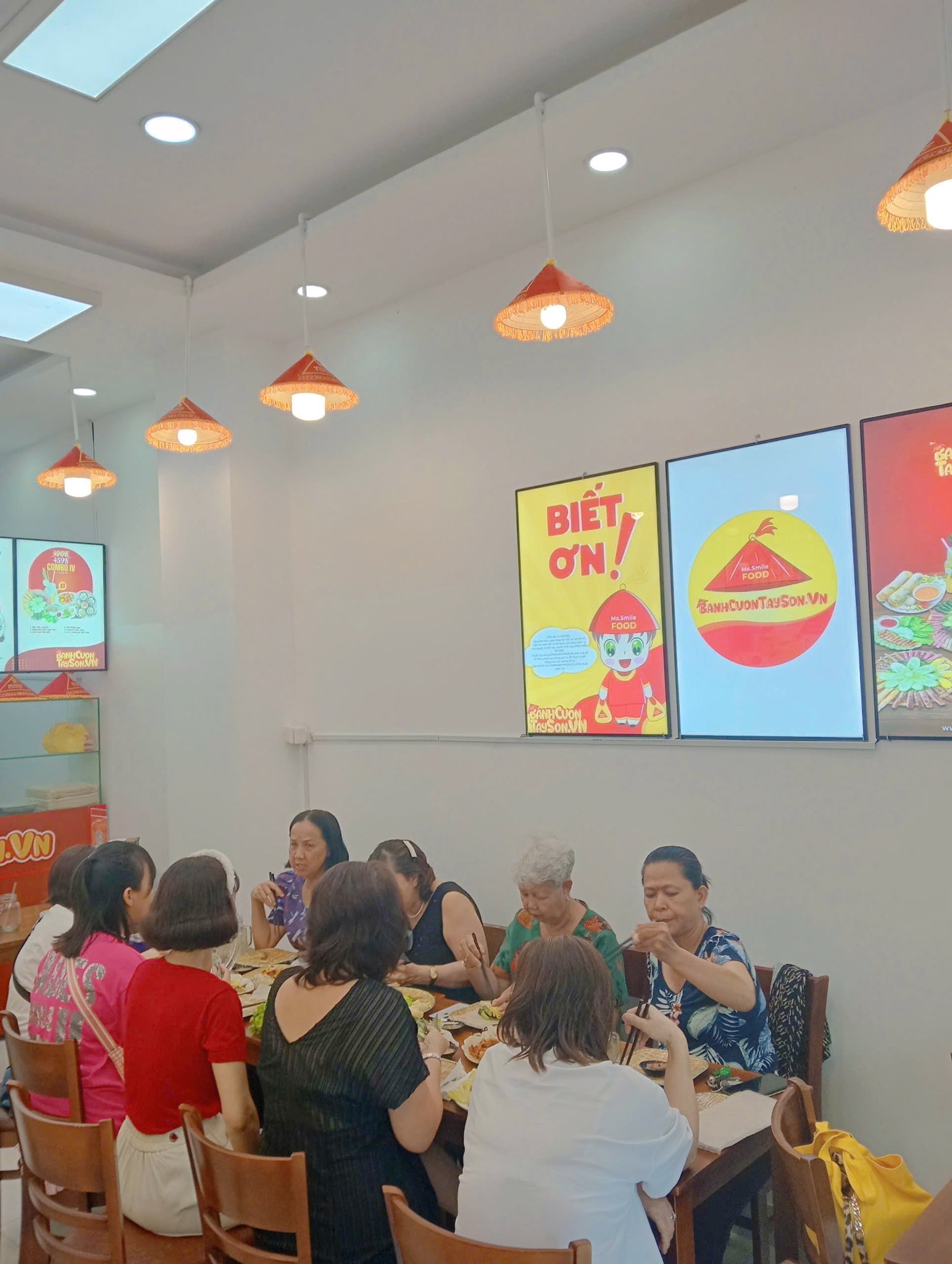 THƯỞNG THỨC ĐẶC SẢN BÌNH ĐỊNH CHUẨN VỊ TẠI MSSMILE FOOD – 27B TRẦN QUANG KHẢI, QUẬN 1