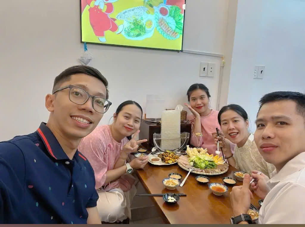 BÁNH CUỐN TÂY SƠN QUẬN 1 – MANG HỒN QUÊ GIỮA PHỐ THỊ SÀI GÒN