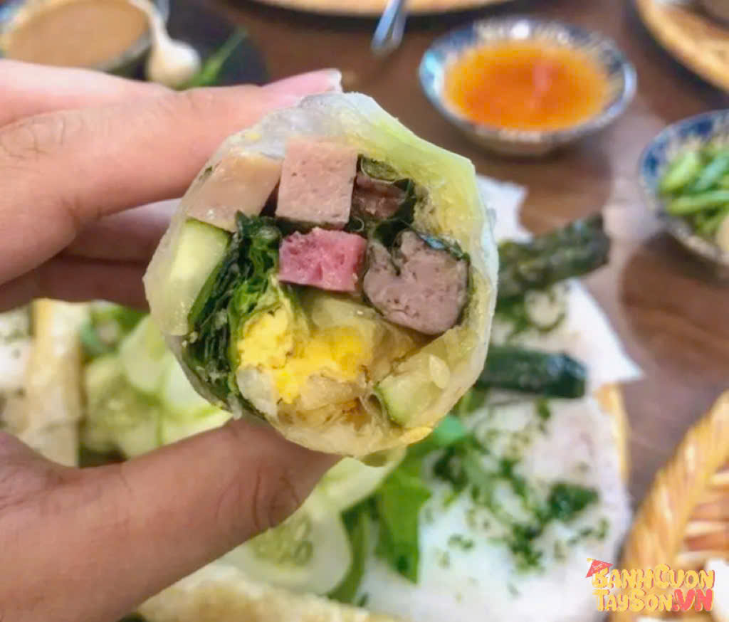 KHÁM PHÁ BÁNH CUỐN TÂY SƠN CHUẨN VỊ BÌNH ĐỊNH TẠI THÀNH PHỐ HỒ CHÍ MINH